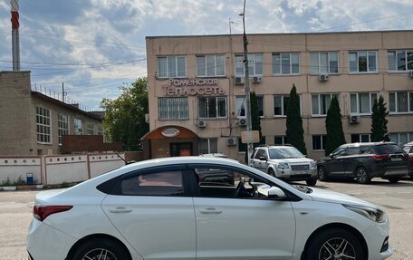 Hyundai Solaris II рестайлинг, 2017 год, 950 000 рублей, 4 фотография