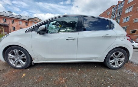 Peugeot 208 II, 2013 год, 985 000 рублей, 5 фотография
