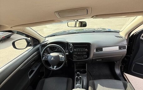 Mitsubishi Outlander III рестайлинг 3, 2016 год, 2 000 000 рублей, 8 фотография