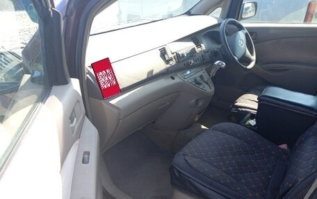 Toyota ISis I, 2004 год, 450 000 рублей, 9 фотография