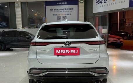 Toyota Venza, 2022 год, 3 600 000 рублей, 5 фотография