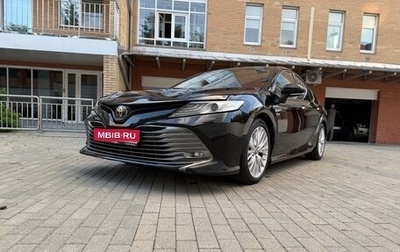Toyota Camry, 2018 год, 2 850 000 рублей, 1 фотография
