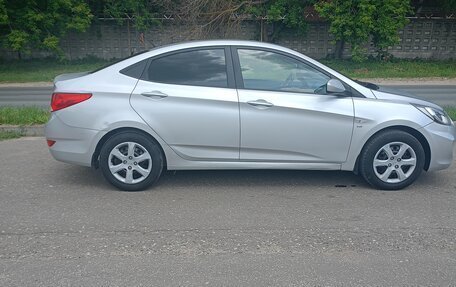Hyundai Solaris II рестайлинг, 2014 год, 850 000 рублей, 3 фотография