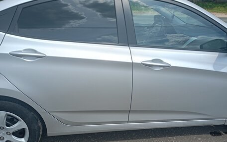 Hyundai Solaris II рестайлинг, 2014 год, 850 000 рублей, 5 фотография