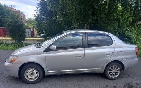 Toyota Platz, 2000 год, 380 000 рублей, 2 фотография
