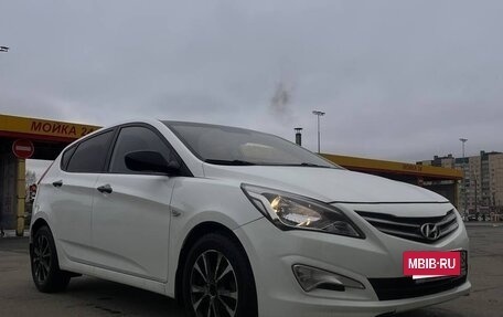 Hyundai Solaris II рестайлинг, 2015 год, 850 000 рублей, 2 фотография