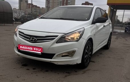 Hyundai Solaris II рестайлинг, 2015 год, 850 000 рублей, 3 фотография