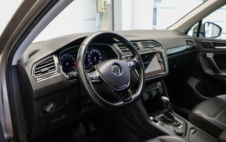 Volkswagen Tiguan II, 2017 год, 2 697 000 рублей, 12 фотография