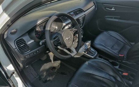 KIA Rio IV, 2018 год, 940 000 рублей, 4 фотография
