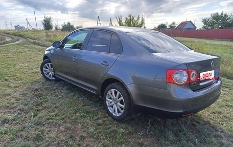 Volkswagen Jetta VI, 2010 год, 700 000 рублей, 4 фотография