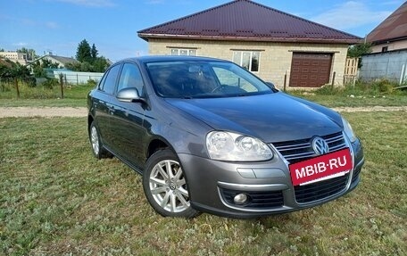 Volkswagen Jetta VI, 2010 год, 700 000 рублей, 2 фотография