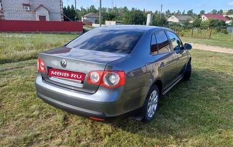 Volkswagen Jetta VI, 2010 год, 700 000 рублей, 3 фотография