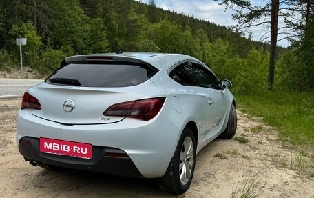 Opel Astra J, 2011 год, 720 000 рублей, 2 фотография