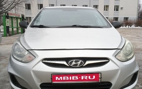 Hyundai Solaris II рестайлинг, 2014 год, 557 000 рублей, 1 фотография