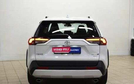 Toyota RAV4, 2024 год, 4 250 000 рублей, 3 фотография