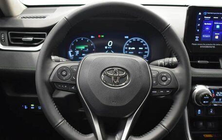 Toyota RAV4, 2024 год, 4 250 000 рублей, 8 фотография