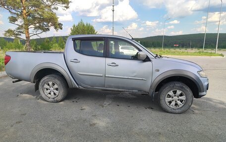 Mitsubishi L200 IV рестайлинг, 2014 год, 900 000 рублей, 2 фотография