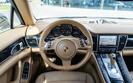 Porsche Panamera II рестайлинг, 2012 год, 2 499 000 рублей, 16 фотография