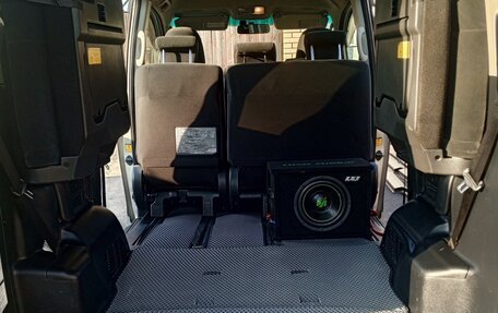 Toyota Voxy II, 2013 год, 1 999 999 рублей, 9 фотография