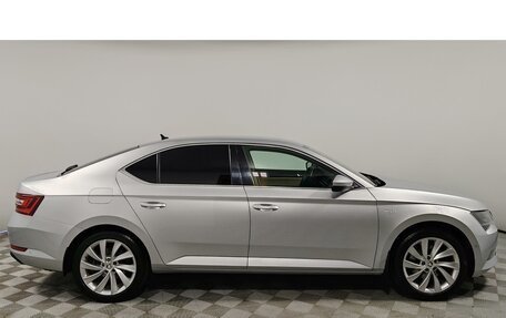 Skoda Superb III рестайлинг, 2017 год, 2 235 000 рублей, 4 фотография