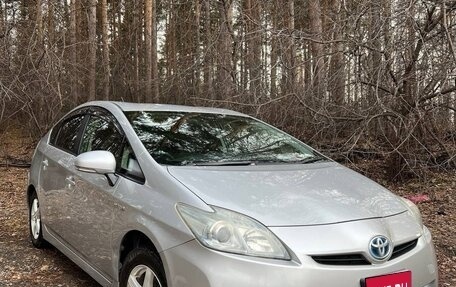 Toyota Prius, 2011 год, 1 000 000 рублей, 1 фотография