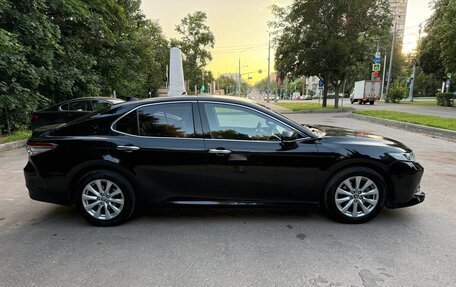 Toyota Camry, 2018 год, 2 200 000 рублей, 2 фотография