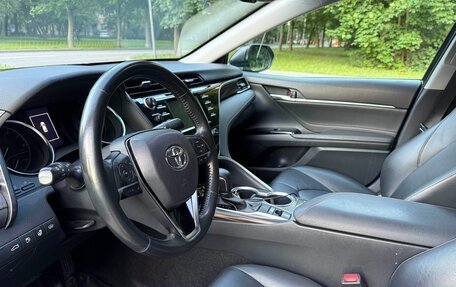 Toyota Camry, 2018 год, 2 200 000 рублей, 4 фотография