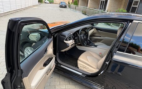 Toyota Camry, 2018 год, 2 850 000 рублей, 6 фотография