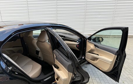 Toyota Camry, 2018 год, 2 850 000 рублей, 8 фотография