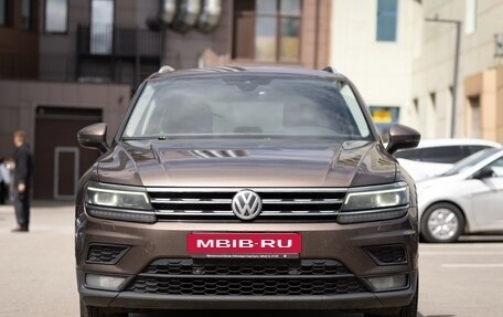 Volkswagen Tiguan II, 2019 год, 2 350 000 рублей, 2 фотография