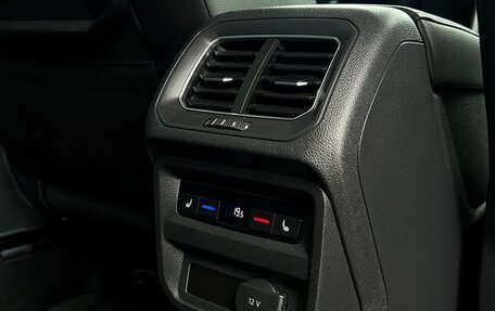 Volkswagen Tiguan II, 2017 год, 2 527 800 рублей, 11 фотография