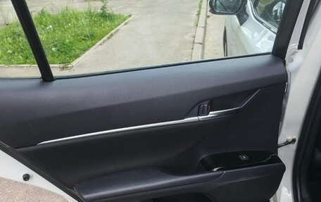 Toyota Camry, 2019 год, 2 170 000 рублей, 15 фотография