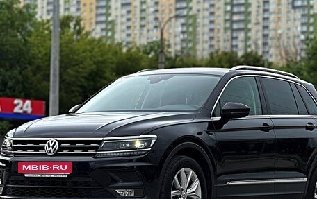 Volkswagen Tiguan II, 2019 год, 2 730 000 рублей, 2 фотография