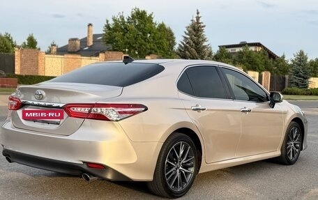 Toyota Camry, 2022 год, 3 900 000 рублей, 6 фотография