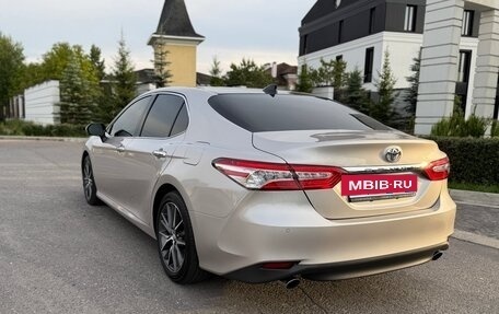 Toyota Camry, 2022 год, 3 900 000 рублей, 5 фотография