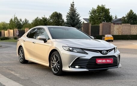 Toyota Camry, 2022 год, 3 900 000 рублей, 4 фотография