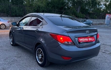 Hyundai Solaris II рестайлинг, 2011 год, 695 000 рублей, 3 фотография