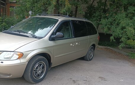 Chrysler Town & Country IV, 2003 год, 635 000 рублей, 2 фотография