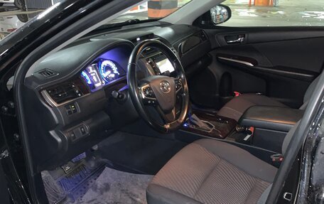 Toyota Camry, 2017 год, 1 870 000 рублей, 10 фотография