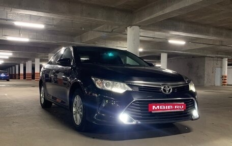 Toyota Camry, 2017 год, 1 870 000 рублей, 2 фотография