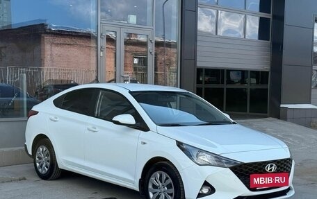 Hyundai Solaris II рестайлинг, 2021 год, 1 745 000 рублей, 7 фотография