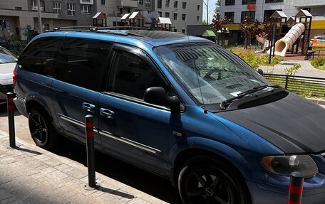 Chrysler Town & Country IV, 2005 год, 400 000 рублей, 1 фотография