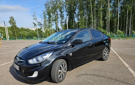 Hyundai Solaris II рестайлинг, 2012 год, 900 000 рублей, 5 фотография
