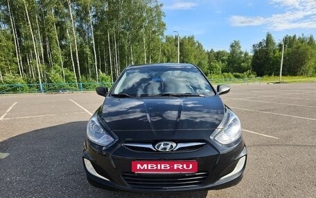 Hyundai Solaris II рестайлинг, 2012 год, 900 000 рублей, 4 фотография