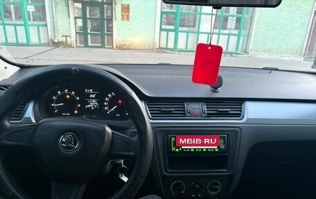 Skoda Rapid I, 2015 год, 850 000 рублей, 2 фотография