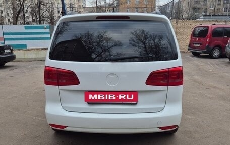 Volkswagen Touran III, 2014 год, 550 000 рублей, 3 фотография