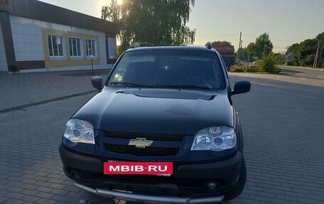 Chevrolet Niva I рестайлинг, 2016 год, 670 000 рублей, 3 фотография