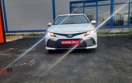 Toyota Camry, 2021 год, 2 930 000 рублей, 2 фотография