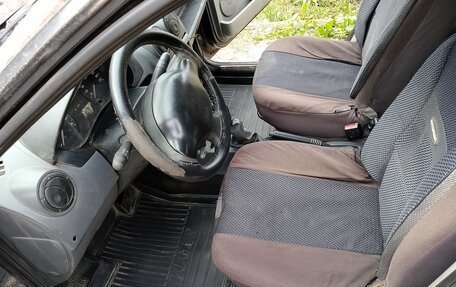 Renault Logan I, 2006 год, 280 000 рублей, 4 фотография