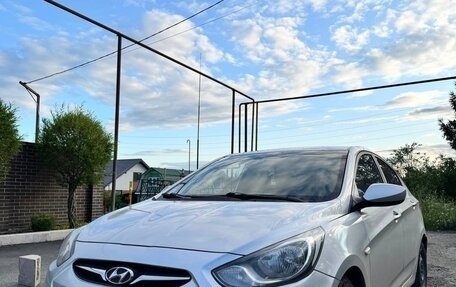 Hyundai Solaris II рестайлинг, 2011 год, 680 000 рублей, 5 фотография
